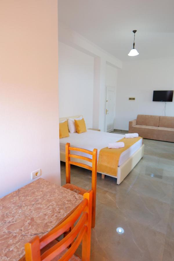 Hotel Adi-Vera Sarandë Exterior foto