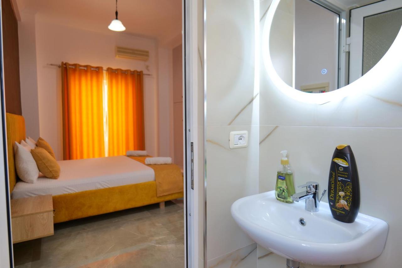 Hotel Adi-Vera Sarandë Exterior foto